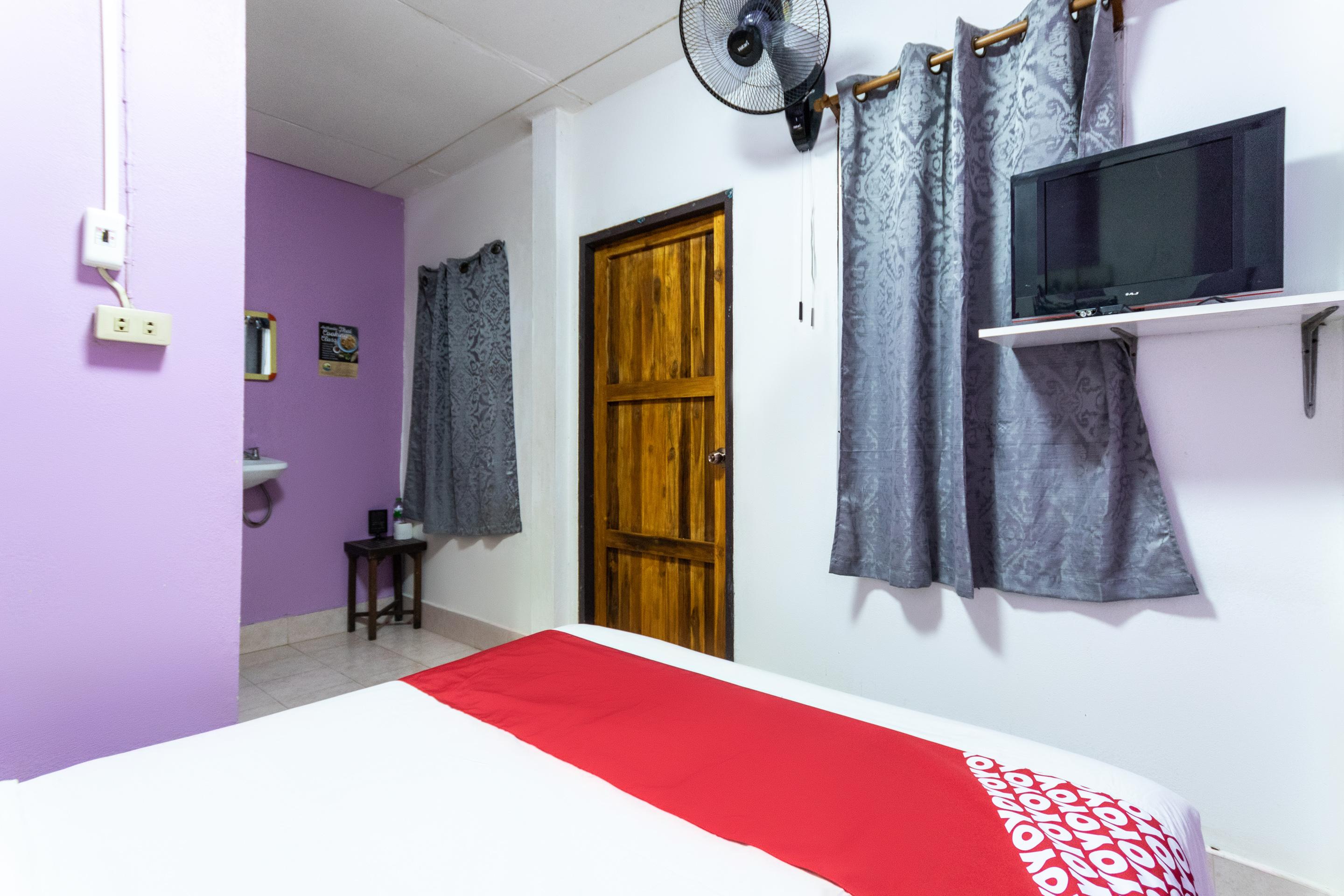 Oyo 75304 Riverside Guesthouse Khao Lak Exterior foto