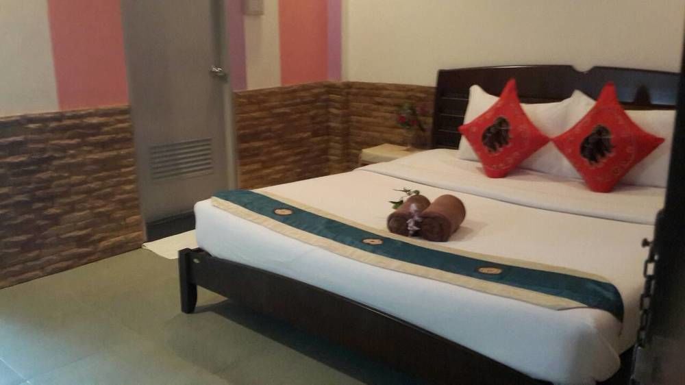 Oyo 75304 Riverside Guesthouse Khao Lak Exterior foto